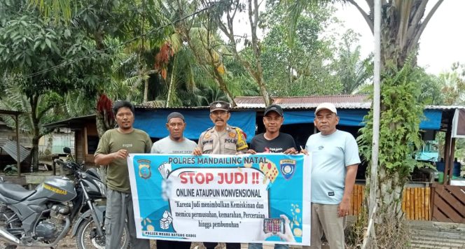 
					Berantas Judi Online, Bhabinkamtibmas Polsek MBG Laksanakan Sosialisasi Kepada Warga