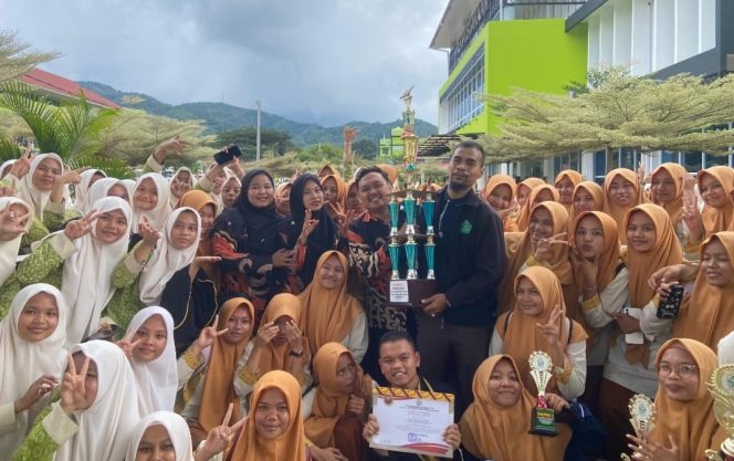 
					MAN 1 Madina Raih Juara Umum Dalan Ajang Olimpiade FEBI UIN Syuhada Padang Sidimpuan