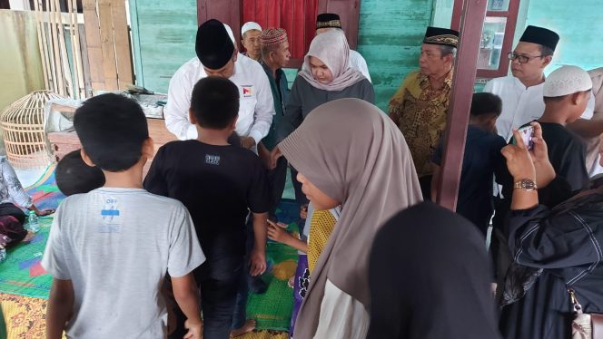 
					Paslon SAHATA Santuni Puluhan Anak Yatim di Panyabungan III