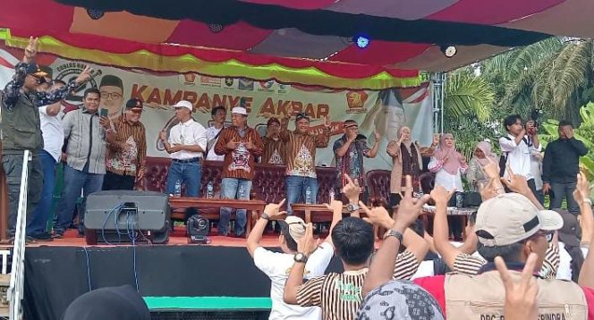 
					Ribuan Massa Hadiri Kampanye Terakhir Paslon ADIL  Di Ujung Batu I