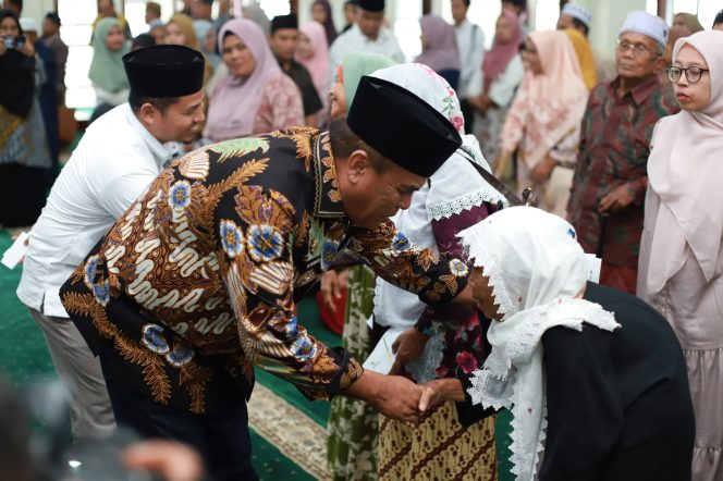 
					Bupati Berpesan Agar ZIS yang Disalurkan Baznas Dimanfaatkan dengan Baik