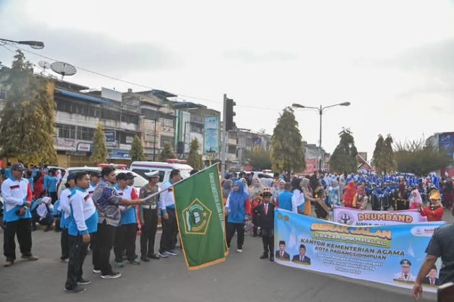 
					Pj. Sekda Kota Padangsidimpuan Melepas Jalan Santai Kerukunan dalam Rangka HAB Kemenag Ke-79