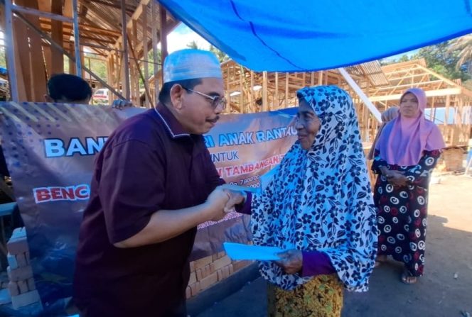 
					Korban Kebakaran Tambangan Tonga Terima Bantuan Dari Anak Rantau