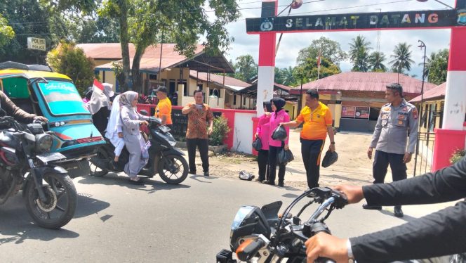 
					Jum’at Berkah, Polsek Barumun Bagikan Hasil Panen Perdana Lahan Ketapang Kepada Masyarakat