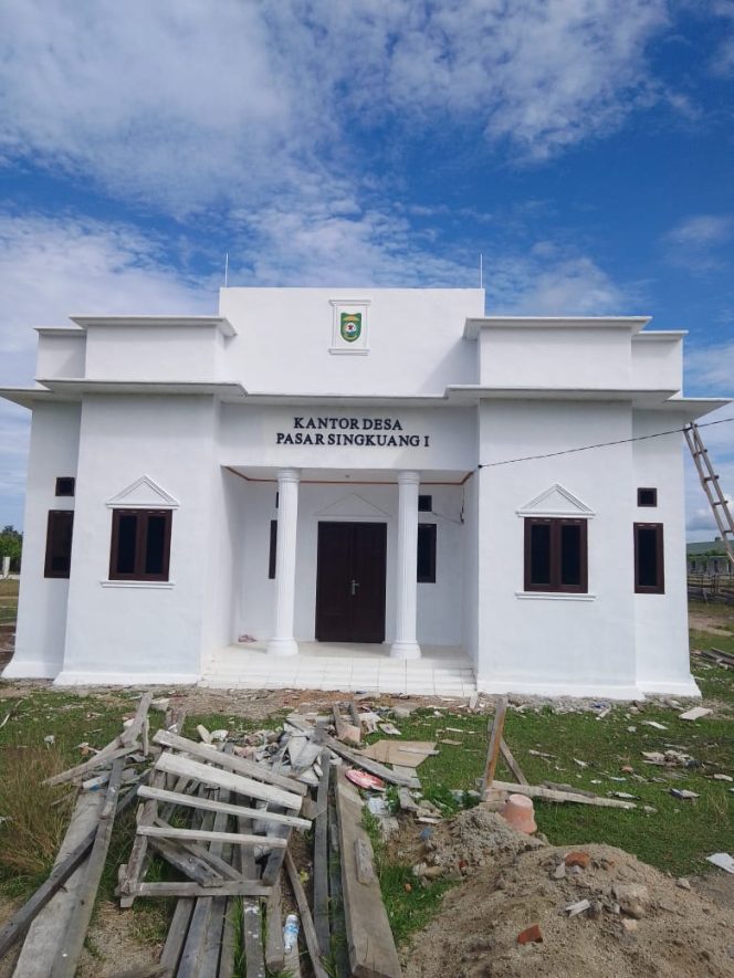 
					Waktu Dekat, Pemdes  Pasar Singkuang l MBG Akan Resmikan Kantor Baru, Ini Kata Warga