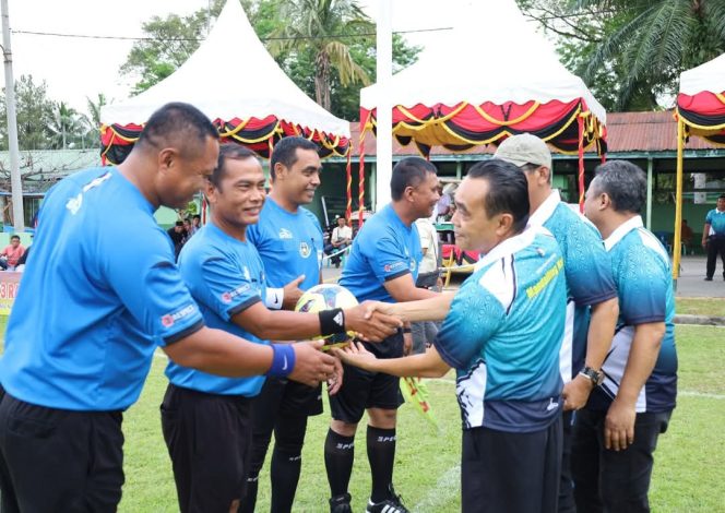 
					Sekda Madina Buka Turnamen Sepak Bola Bupati Cup III