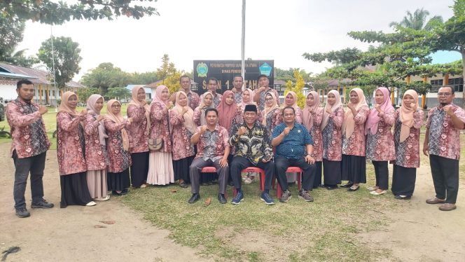 
					Kacabdisdik Wilayah XI  Disdik Propinsi Sumut Kunker ke SMAN 1 Batahan