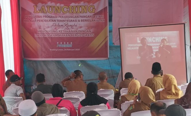 
					Dukung Ketahanan Pangan dan Makan Bergizi Gratis Polsek Sosa Ikuti Launching Program P2L