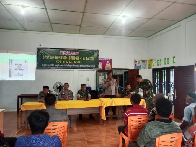 
					Kasat Binmas dan Babinkamtibmas Binlu Kamtibmas dan Narkoba di Desa Simanullang Julu