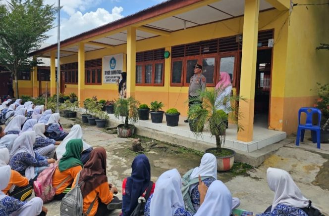 
					Kapolsek Barteng Himbau Pesan Kamtibmas Ke SMPN 1 Barteng Jelang Ramadhan 1446 H/2025 M