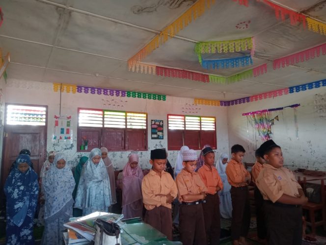 
					Siswa -Siswi SDN 381 Tabuyung,Kelas V Biasakan Sholat Dhuha dan Tadarus Al-Qur’an