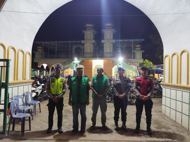 
					Jajaran Personil Polres Palas Laksanakan Patroli, Pengamanan Sholat Taraweh di Masjid