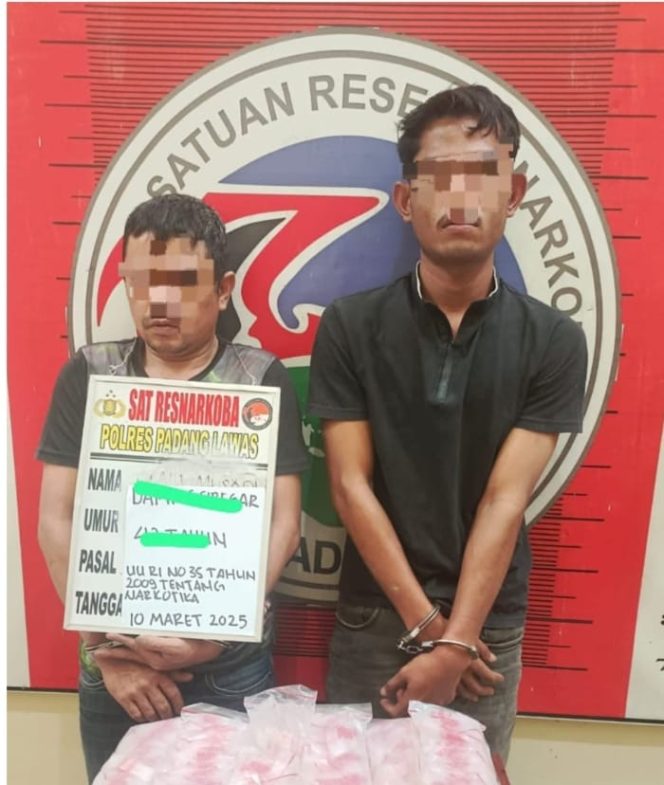 
					Empat Orang Pengedar dan Pengguna Sabu Ditangkap Polisi saat Menggrebek Sebuah Rumah di Palas