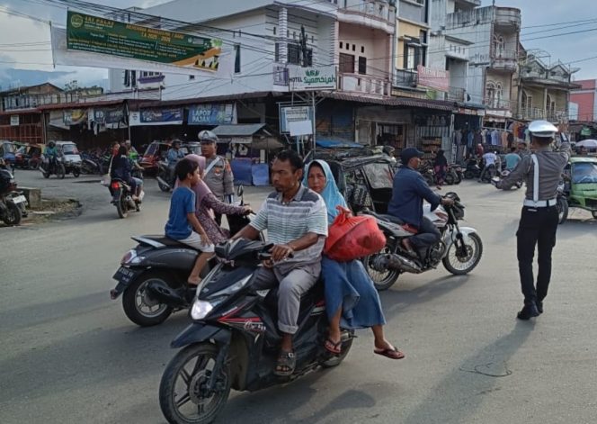 
					Antisipasi Kemacetan Jelang Buka Puasa, Satlantas Polres Palas Giat PAM Padat Sore