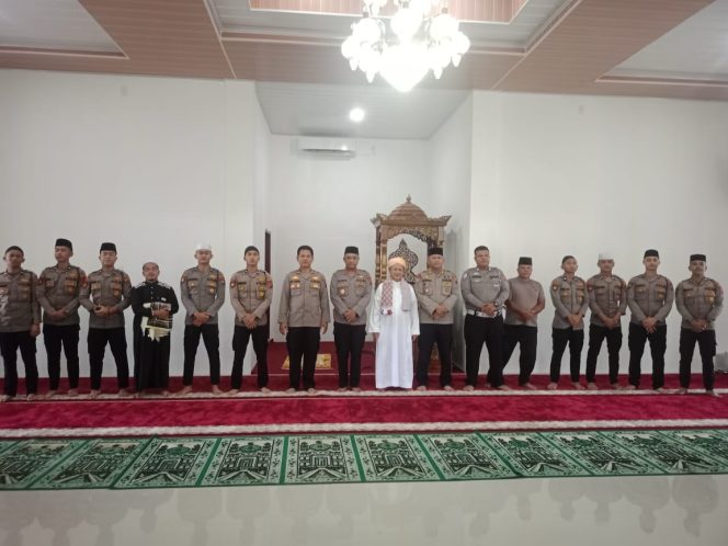 
					Momen Jumat Curhat, Sat Binmas Polres Palas Dengarkan Keluhan Para Jamaah Mesjid Al-Amanah