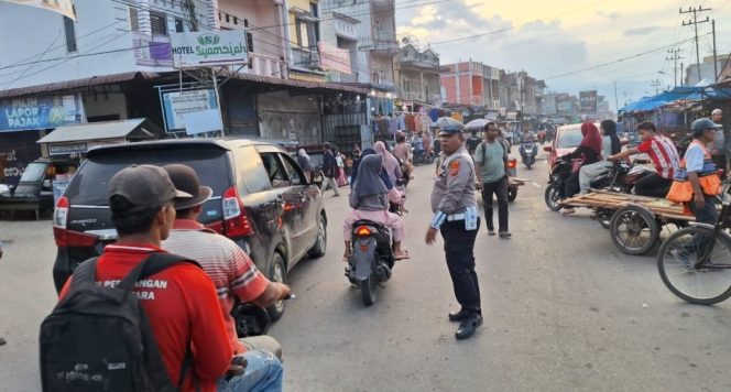 
					Pastikan Lalu Lintas Lancar, Personel Pos Lantas Polres Palas Laksanakan PAM Padat Sore