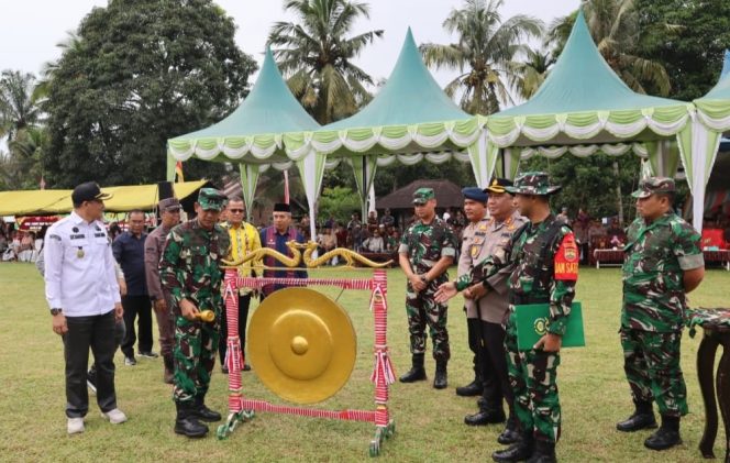 
					Penutupan TMMD Di Palas Dihadiri Kapolres AKBP Diari Astetika Sik