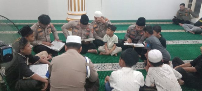 
					Kapolsek Linggabayu Gelar Buka Puasa Bersama di Mesjid Al Hasanah Simpang Gambir