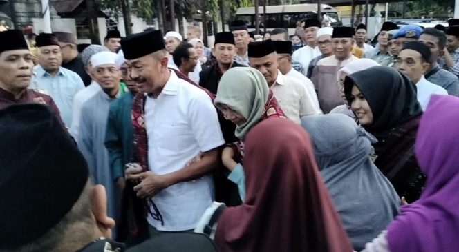 
					Bupati dan Wakil Bupati Madina Diulosi Setiba di Rumah Dinas