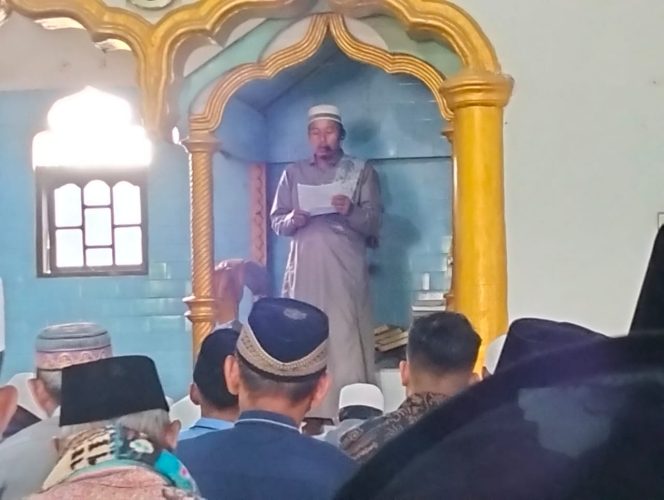 
					Ribuan Jamaah Sholat Idul Fitri Padati Mesjid Jami Alhidayah Desa Ujung Batu IV