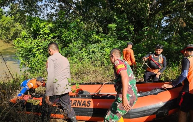 
					Kapolsek Melaksanakan Pencairan Balita Hanyut Dalam Kecelakaan Minibus Terjun Ke Sungai