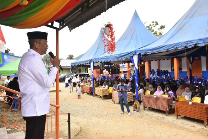 
					Bupati Madina Singgung Literasi dan Narkoba Saat Penamatan Santri Zahriyah Bariah Zulkarnaen