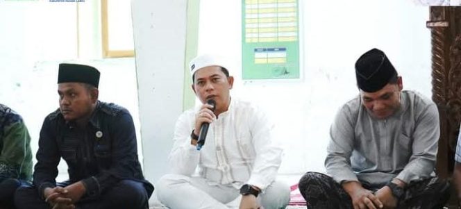 
					Bupati Dan Wakil Serta Anggota DPRD Palas Sholat Jum’at Bersama Di Mesjid Al Akhyar