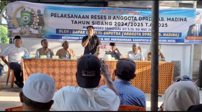 
					Ratusan Warga Hadiri Reses Anggota DPRD Madina Suhelmi Saputra di Panyabungan II