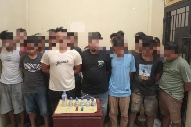 
					Satres Narkoba Polres Palas Tangkap 3 Pengedar dan 20 Orang Pengguna Narkotika di Ujung Batu