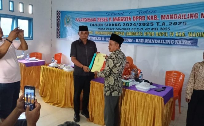 
					Muharuddin Umpan, Anggota DPRD Madina Gelar Reses di Desa Sinunukan II