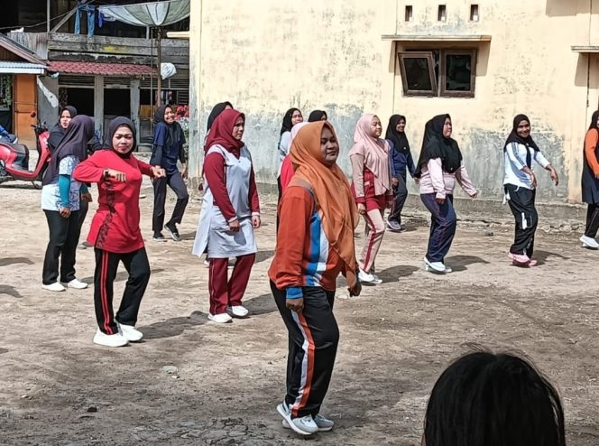 
					Hidup Sehat Dengan Senam Pagi Bersama di Desa Binaan Botung Kotanopan