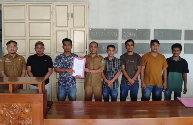 
					Diduga Selewengkan Dana Desa, Kades Bonan Dolok Di Laporankan Waganya