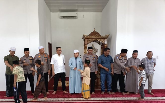 
					Kapolres, Wakapolres Palas Dan Para PJU Gelar Jumat Curhat Serta Dan Jumat Berkah