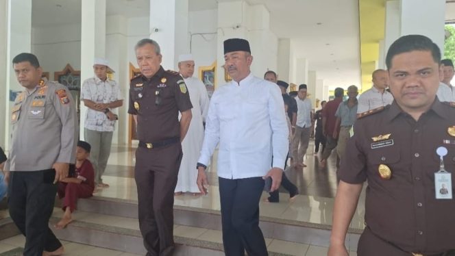
					Momen Keakrapan Kejatisu Idianto SH MH Dengan Bupati Madina H Saipullah Nasution