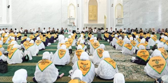 
					Pemkab Tapsel Berangkatkan 174 Calhaj Dari Mesjid Syahrun Nur Sipirok