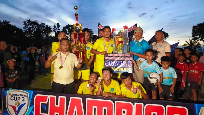 
					Azkyal FC Keluar Sebagai Juara Setelah Mengalahkan Tim Sekota di Turnamen Bupati CUP III