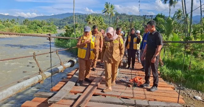 
					Diterpa Efesiensi, Pemkab Madina Upayakan Perbaikan Jembatan Gantung Hutarimbaru