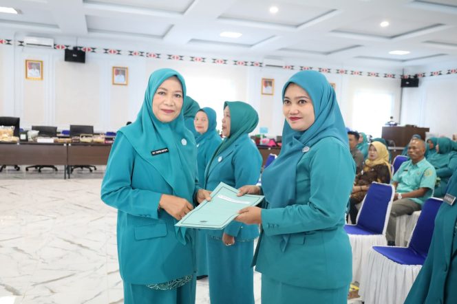 
					Ketua TP PKK Madina Lantik 8 Ketua PKK Kecamatan, Berikut Nama-namanya