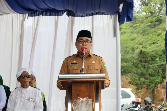 
					Sekdakab Madina Sambut Kedatangan Jemaah Haji Kloter 10