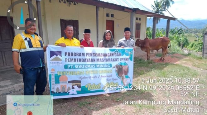 
					PT. Sorikmas Mining Bagikan Hewan Qurban di Desa Tambiski dan Tambiski Nauli
