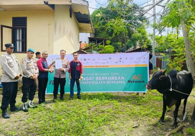 
					Artha Graha Peduli Serahkan Hewan Qurban Kepada Pemkab Madina dan Polsek Natal