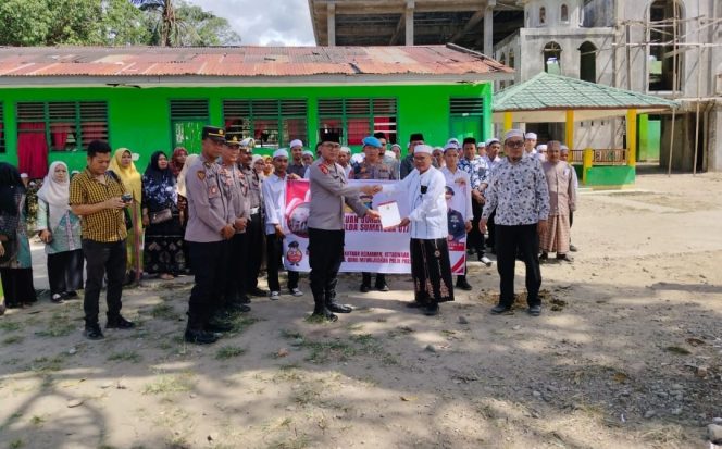 
					Polres Palas Menyerahkan 1 (Satu) Ekor Lembu Qurban Dari Kapolda Sumut Ke Ponpes Aek Hayuara