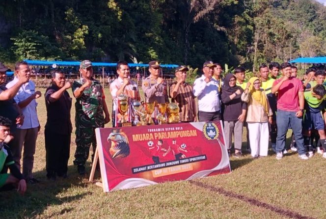 
					Forkopimcam Batang Natal Buka Tournamen Sepak Bola Muara Parlampungan cup III 2025