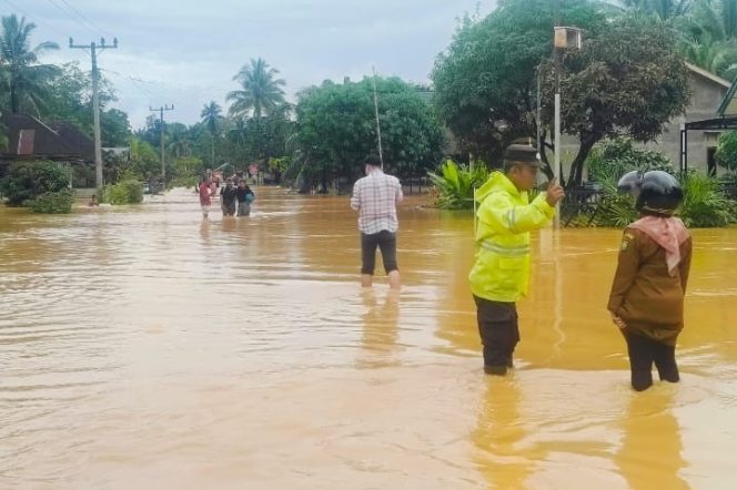 
					Curah Hujan Tinggi, Sejumlah Desa di Kecamatan Natal Terkena Banjir