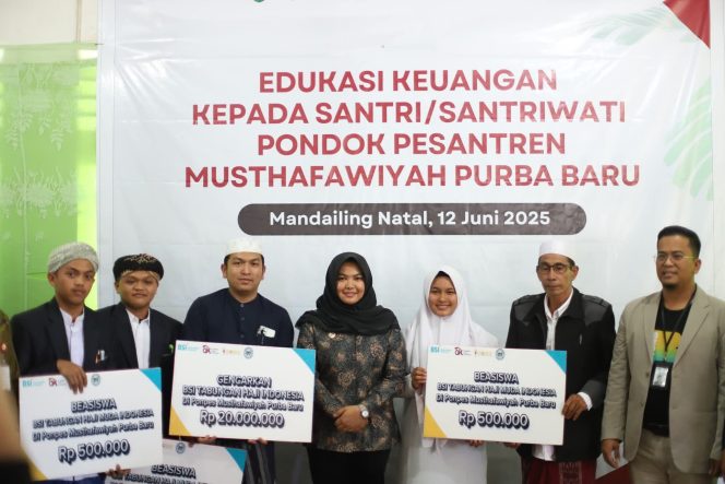
					Wabup Madina Buka Seminar Edukasi Keuangan di Ponpes Musthafawiyah