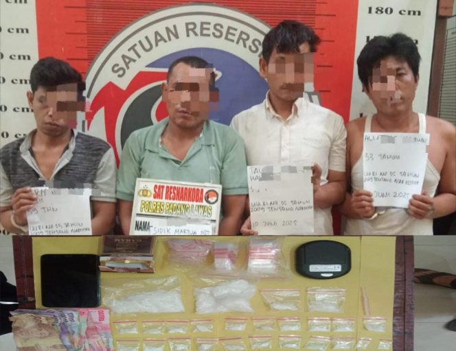 
					4 Orang Pengedar Narkoba Jenis Sabu Di tangkap Satres Narkoba Polres Palas, 96,18 Gram BB Diamankan