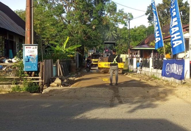 
					Pemkab Madina Hotmix Ruas Jalan Dalam Kota Natal