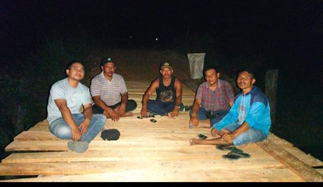 
					Kolaborasi Lima Kades Dan Warga, Jembatan Sementara di Desa Tunas Karya Natal Siap Digunakan