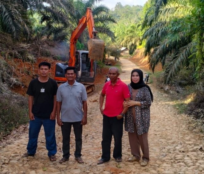 
					Camat Ranto Baek Monitoring Kelanjutan Pembangunan Ruas Jalan Padang Silojongan – Ranto Panjang
