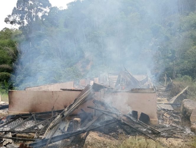 
					Tiga Ruangan SDN 225 Aek Marian/ Muarapotan Hangus Terbakar
